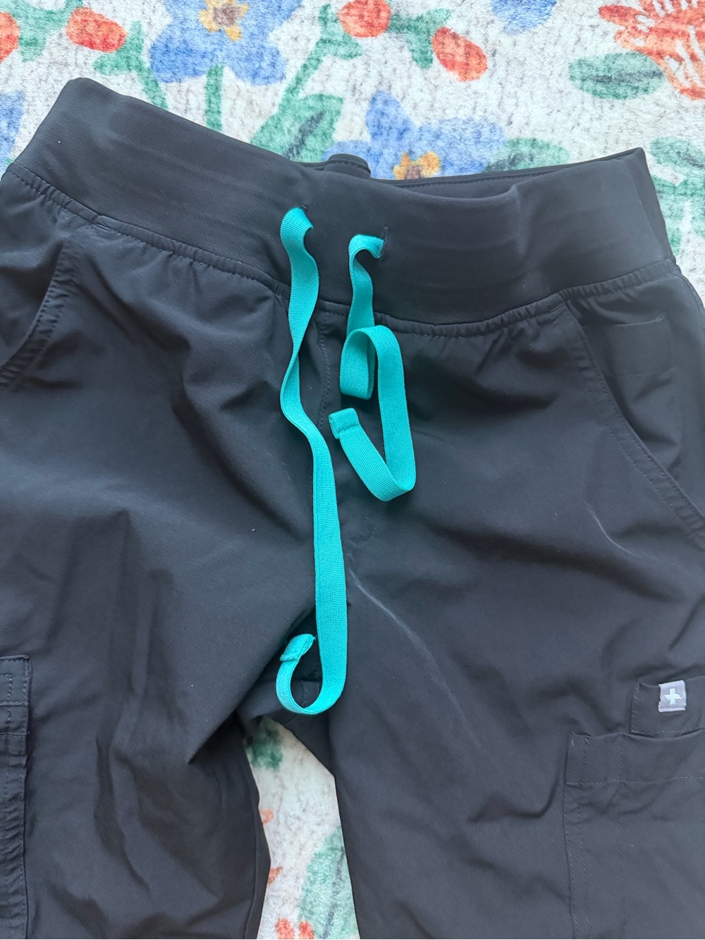 Figs Black Lined Scrub Pants - Picture 3 of 5